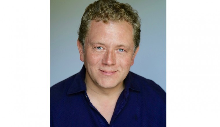 اختيار شخصية متعددة المواهب ومبدعة في قطاع الترفيه كمضيف حفل جوائز ماريتايم ستاندرد