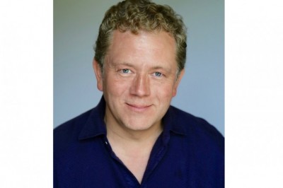 اختيار شخصية متعددة المواهب ومبدعة في قطاع الترفيه كمضيف حفل جوائز ماريتايم ستاندرد