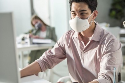 LG's Upgraded PuriCare Wearable Air Purifier Coming to the UAE