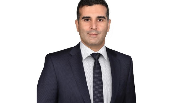 Driver Trett continueDriver Trett continues to grow their business in Qatars to grow their business in Qatar