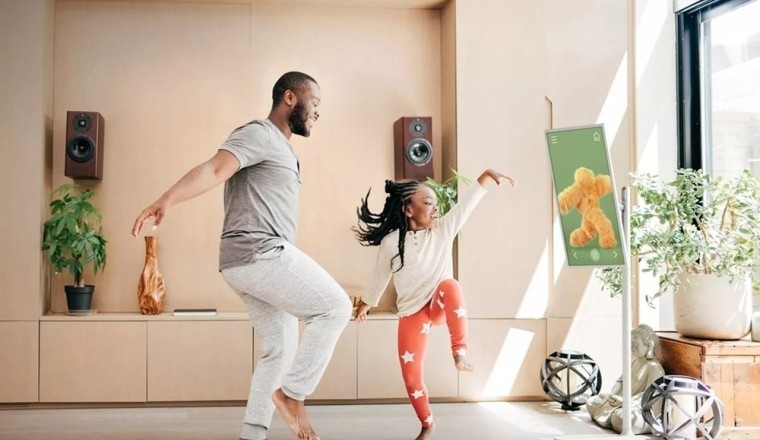 استمتعوا بمشاهدة المحتوى المفضل لديكم في الصيف مع شاشات LG StanbyME وStanbyME Go