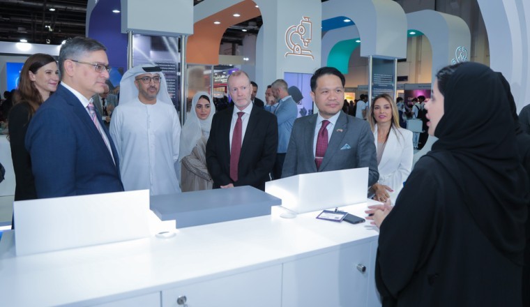 سعادة الدكتور حسان المهيري وكيل الوزارة المساعد لقطاع المناهج يفتتح فعاليات أكبر حدث تعليمي في دولة الإمارات