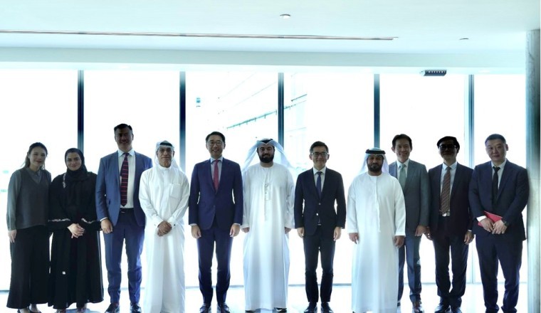 شركة "ويزدوم موتور" مبتكرة الحافلات صفرية الانبعاثات تقدّم حافلة عامة هيدروجينية بطول 12 متراً إلى الإمارات