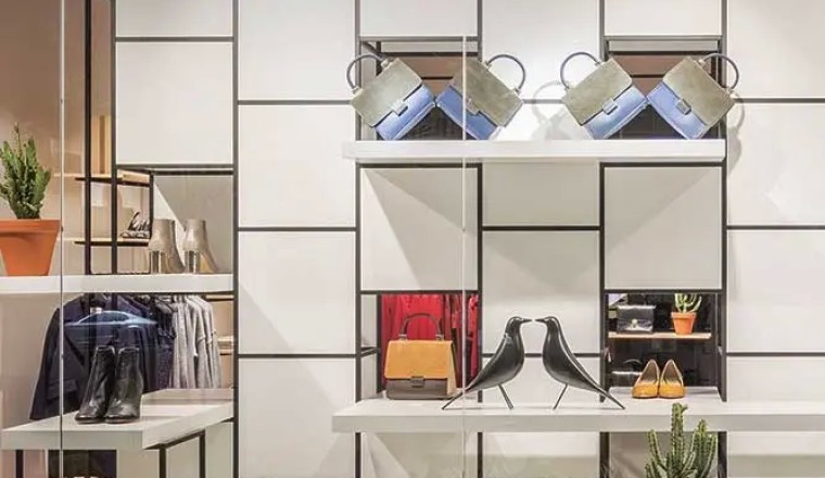 Advertising Display Stands In Dubai | Display Stand