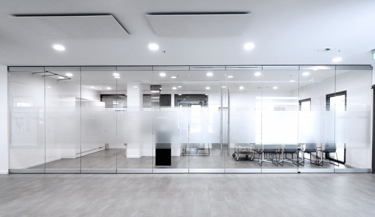 GEZE MSW Comfort: New Locking Mechanism for Manual Sliding Wall Systems (MSW)